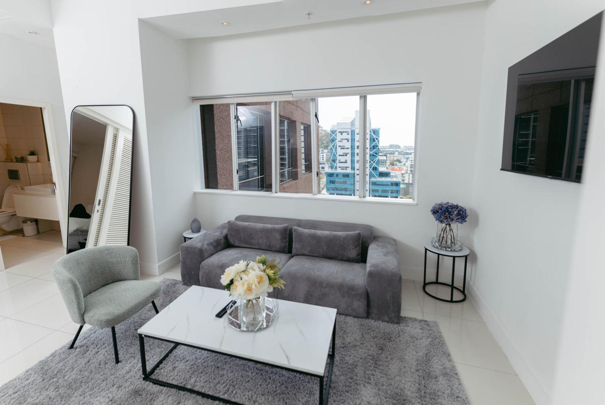 Apartment Stylish With Stunning Views