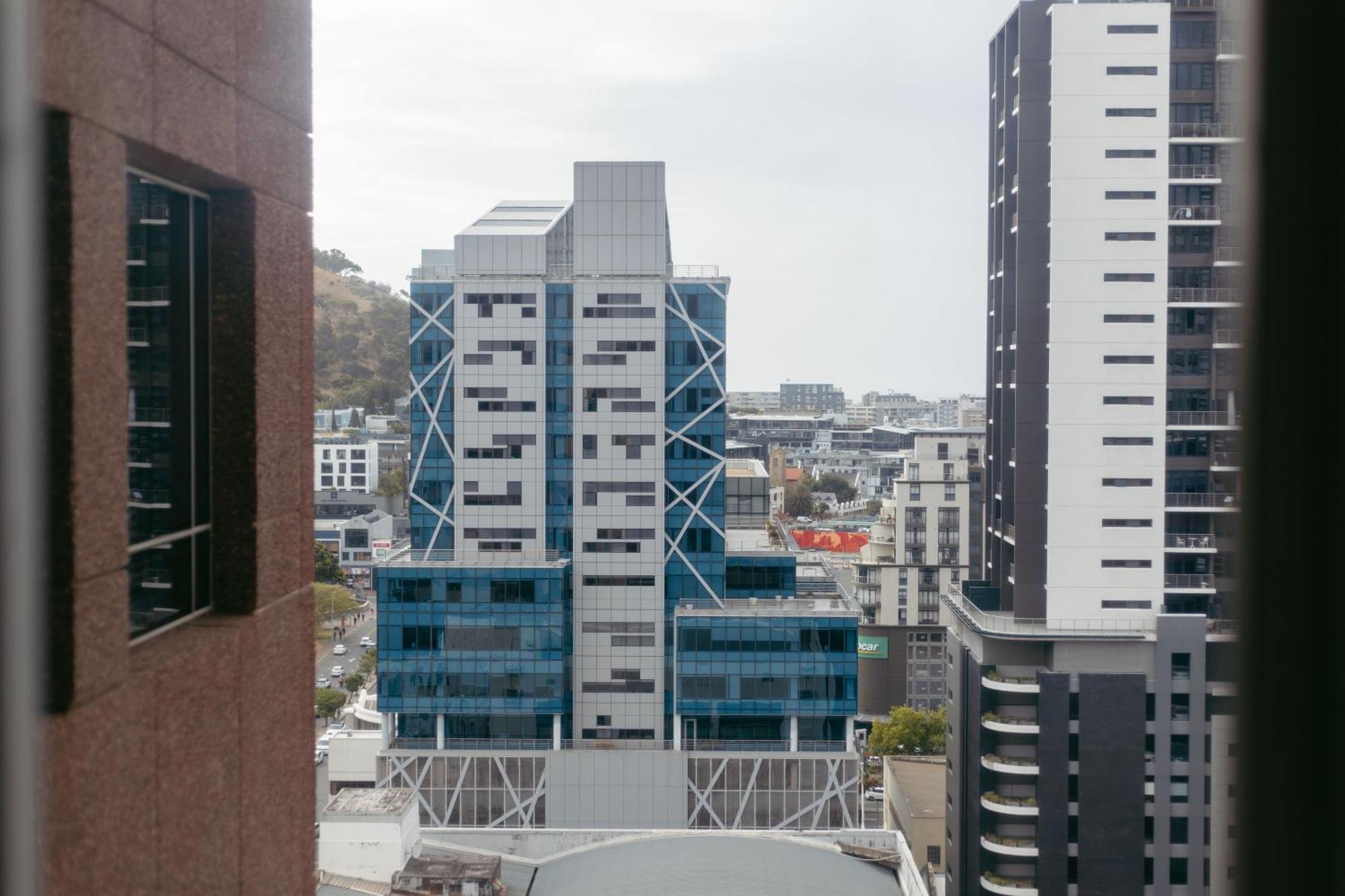 Stylish With Stunning Views Cape Town